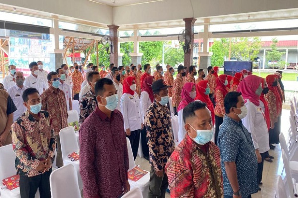 Tingkatkan Pelayanan Kesehatan Masyarakat, Bupati Winarti Terapkan 1 Kampung 1 Perawat Kesehatan
