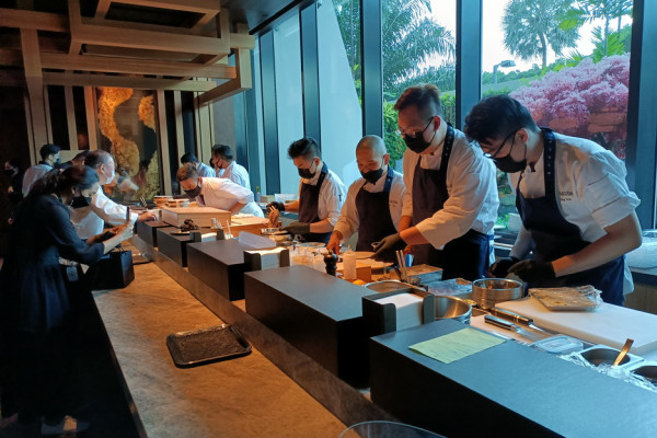 7 Tempat Kuliner yang Cozy di Marina Bay Sands, Nomor 5 Bisa Sambil Nikmati Matahari Terbenam
