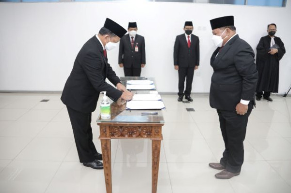 Letjen TNI (Purn.) Jeffry Apoly Rahawarin Dilantik Jadi Deputi, Mendagri Ingatkan Tugas BNPP