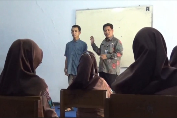 Membanggakan! Anak Petani di Ponorogo Diterima 3 Kampus Bergengsi di Luar Negeri