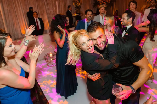 Britney Spears dan Sam Asghari Resmi Menikah, Ini 5 Momen Bahagianya