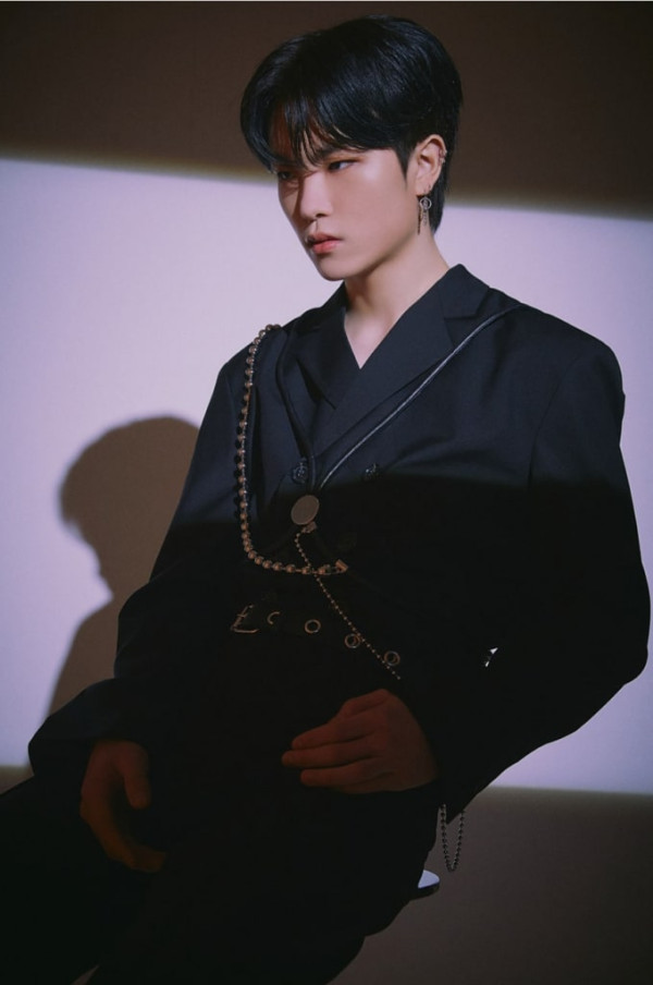 Idol K-Pop Baru Hasil AI Ini Disebut Perpaduan Jaehyun NCT dan Cha Eun-Woo