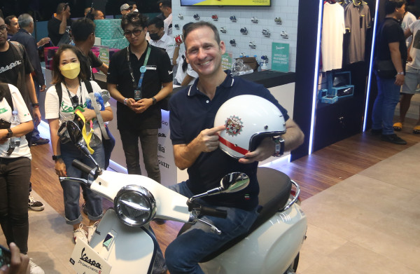 Punya Komunitas Vespa Terbesar Dunia, Begini Kemeriahan Vespa World Days 2022 di Bali