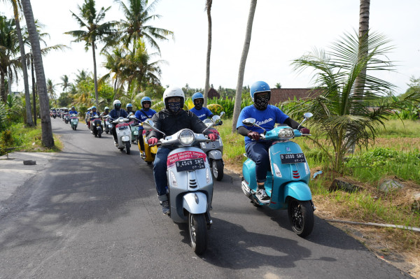 Punya Komunitas Vespa Terbesar Dunia, Begini Kemeriahan Vespa World Days 2022 di Bali