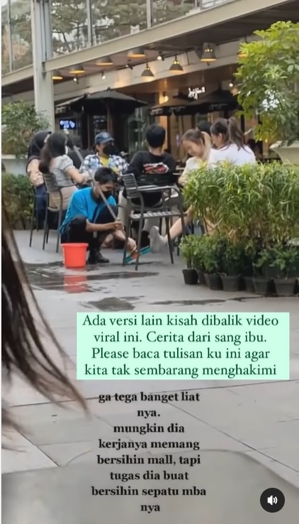 Viral! Pengunjung Mal Minta Cleaning Service Bersihkan Sepatunya, Faktanya Bikin Ngelus Dada