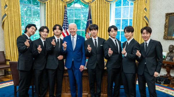 Sambil Menangis, BTS Umumkan Hiatus Sementara Waktu