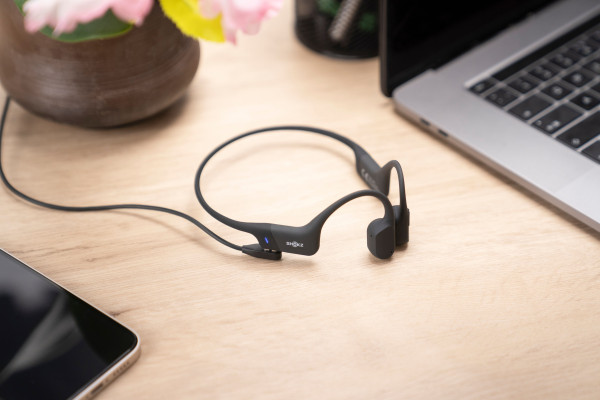 Harga dan Fitur Shokz, Headphone dengan Teknologi Bone Conduction