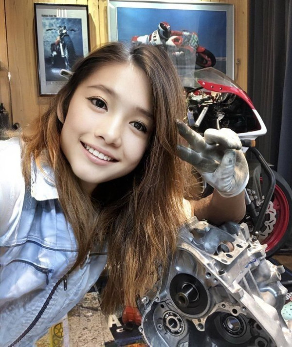 Viral Kisah Biker Cantik asal Jepang yang Ternyata Pria Tua Berusia 50 Tahun
