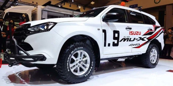 Diburu Pebisnis, Isuzu MU-X dan D-Max Lampaui Target Penjualan