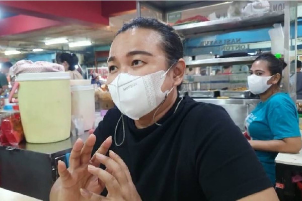 Warung Nasi Uduk Aceh 77 Sudah 15 Tahun Jualan Daging Babi, Pemilik: Semua Kita Pajang