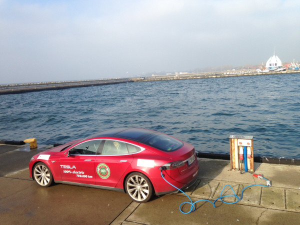 Pria Jerman Siksa Tesla Model S hingga Tempuh Jarak Nyaris 2 Juta Kilometer