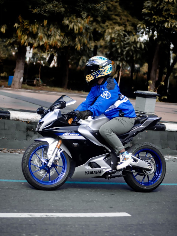 Begini Posisi Tubuh yang Benar Saat Berkendara Motor Sport Fairing