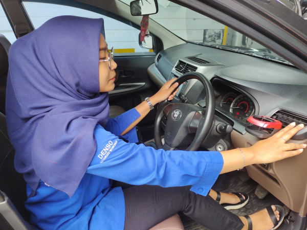 Cara Mandiri Bikin AC Mobil Tetap Sejuk, Nyaman dan Sehat