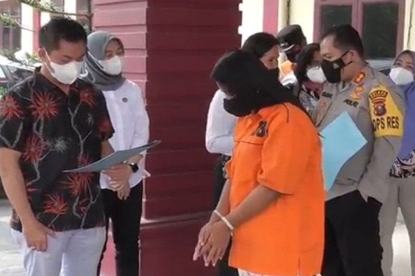 Emosi Dituduh Selingkuh, Ibu Muda di Medan Aniaya 2 Anak Kandung