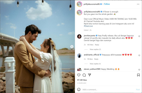 Rilis Lagu Dear Love, Prilly Latuconsina Mesra dengan Reza Rahadian di Video Musik