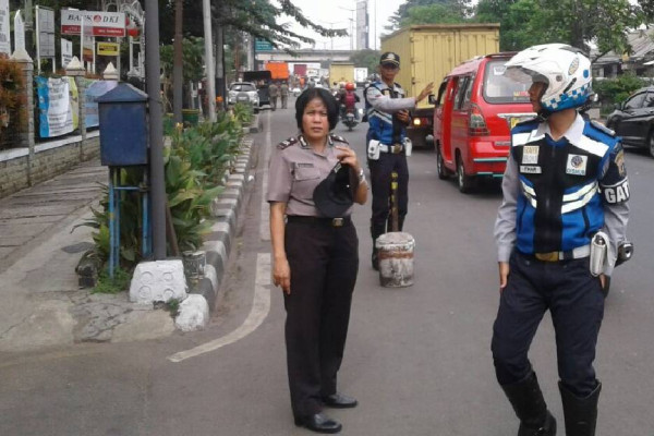 Profil Polwan Aiptu Resiani, Bhabinkabtibmas Jakbar yang Redam Keributan Ojol vs Pedagang Buah