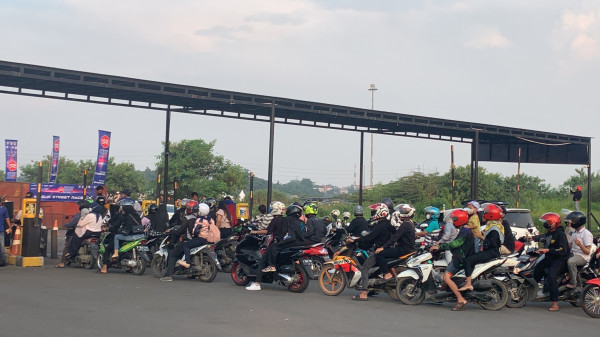 Street Race Bekasi Makin Ramai Penonton Muda-mudi yang Ingin Malam Mingguan
