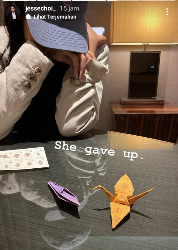 Jesse Choi Bagikan Momen Manis saat Maudy Ayunda Menyerah Membuat Origami Bangau