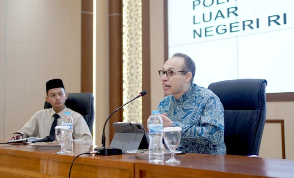 Staf Ahli Kemlu Muhsin Syihab Ucapkan Selamat Berdirinya Universitas Darunnajah