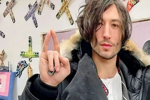 Ezra Miller dan 7 Aktor Film Superhero yang Berurusan dengan Hukum