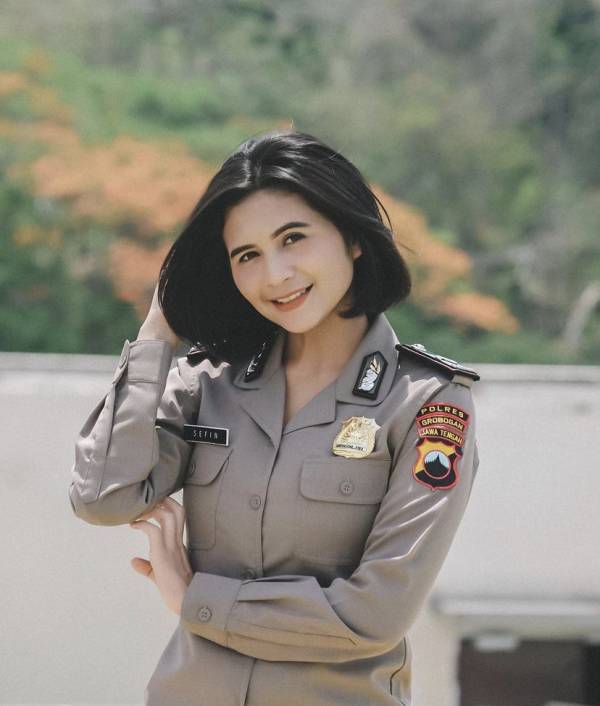5 Polwan Cantik Nggak Bikin Bosan, Nomor 3 Dilirik Hotman Paris Hutapea