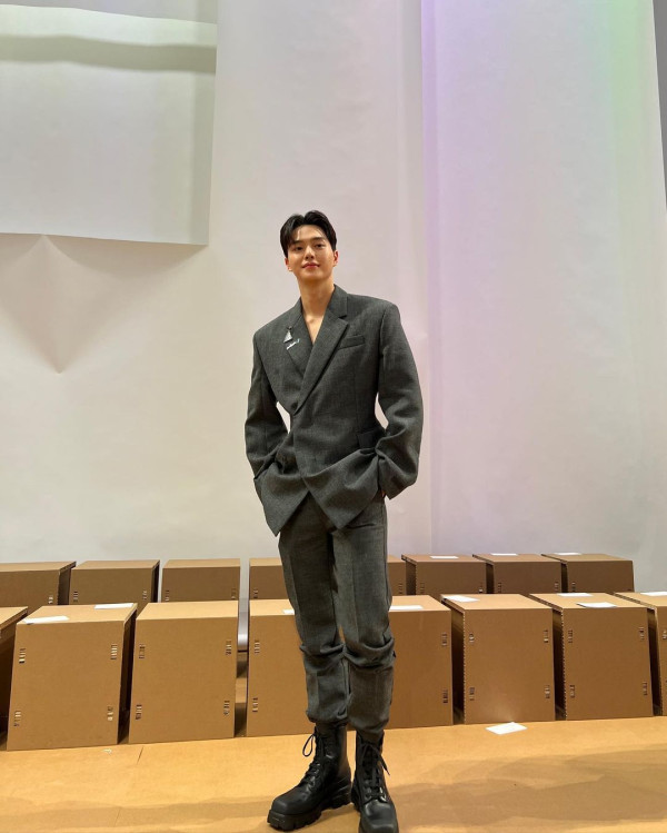 Jaehyun NCT, Louis Partridge hingga Win Metawin Curi Perhatian di Prada SS23 Fashion Week, Gantengnya Kebangetan