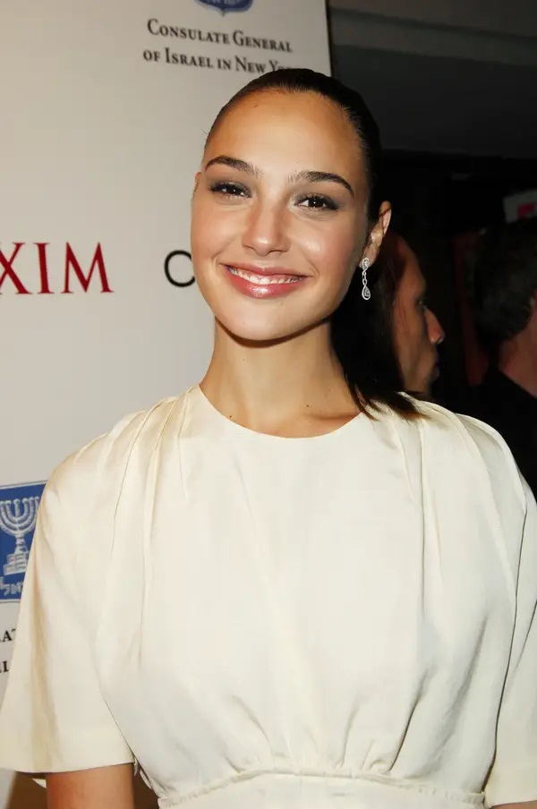 7 Fakta Gal Gadot Pemeran Wonder Woman yang Belum Pernah Diketahui