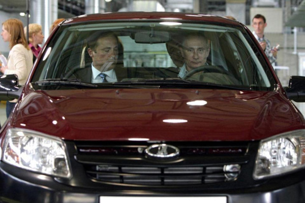 Penjualan Mobil Babak Belur, Putin Minta Pemerintah Total Berikan Bantuan