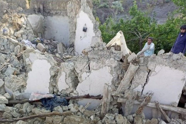 Korban Tewas Gempa Bumi di Afghanistan Jadi 280 Orang