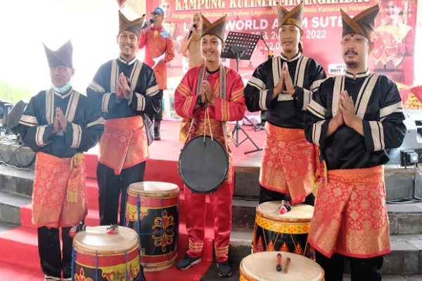 Berburu Kuliner Legendaris di Living World Alam Sutera