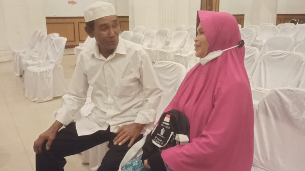 Sudah Menabung 20 Tahun, Muhtar Ikhlaskan Istri Ibadah Haji Sendirian