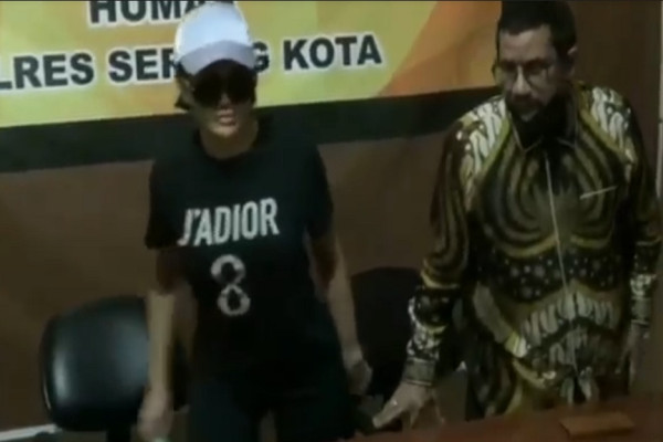 Nikita Mirzani Jadi Tersangka, Polresta Serang Kota Banjir Karangan Bunga