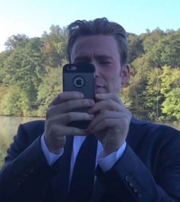 Aktor Captain America Jadi Korban iOS 16, Terpaksa Pisah dengan iPhone Usang