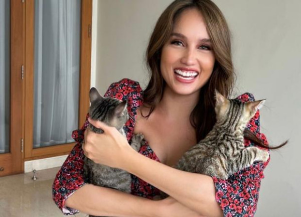 6 Seleb Indonesia yang Punya Peliharaan Kucing, Cinta Laura Pilih yang Kampung