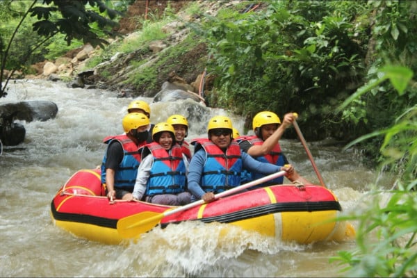 4 Spot Wisata Ekstrem di Dekat Jakarta, Cocok buat Penggemar Tantangan
