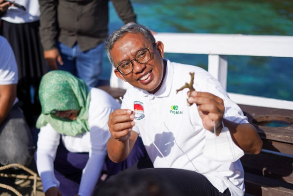 Peringati 2 Dekade Gerakan APU PPT, Pegadaian dan PPATK Gelar Transplantasi Terumbu Karang