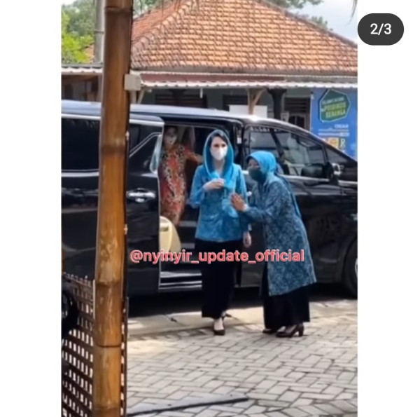 Arumi Bachsin Jadi Sorotan usai Videonya Diduga Ogah Salaman dengan Warga Viral