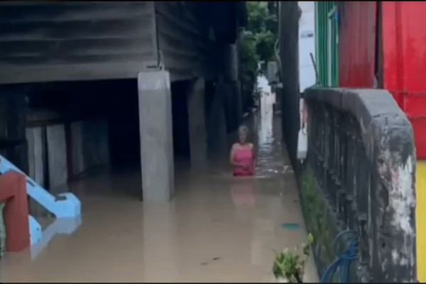 Banjir Terjang Permukiman Warga Muara Enim, BPBD Sumsel Pastikan Logistik Mencukupi