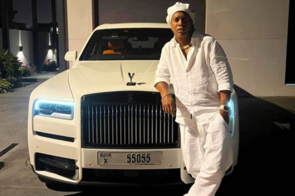6 Koleksi Mobil Mewah Ronaldinho, Termahal Rp65 Miliar