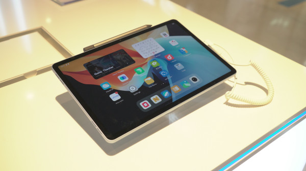 vivo Pamer Ponsel Lipat, Chip Gambar, Tablet, dan Smartwatch