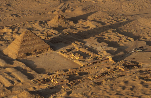 Ini Keunikan Piramida Djoser, Punya Bentuk Berundak dan Paling Tua di Mesir