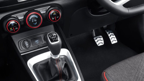 Tidak Mau Hentak, Ini Cara Perpindahan Gigi Mobil Manual yang Halus Versi Pembalap