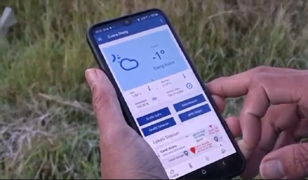 Dieng Membeku Diselimuti Salju, Suhu Ekstrem Minus 1 Derajat Celcius
