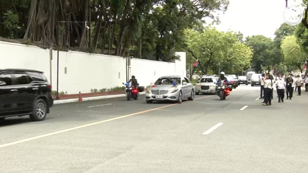 Dobrak Tradisi Mobil Negara, Presiden Baru Filipina Pilih Mercedes Dibanding SUV Toyota