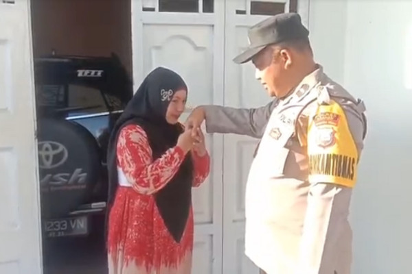 Kisah Aipda Nasaruddin, Bhabinkamtibmas yang Ajarkan Mengaji Gratis untuk Anak-anak