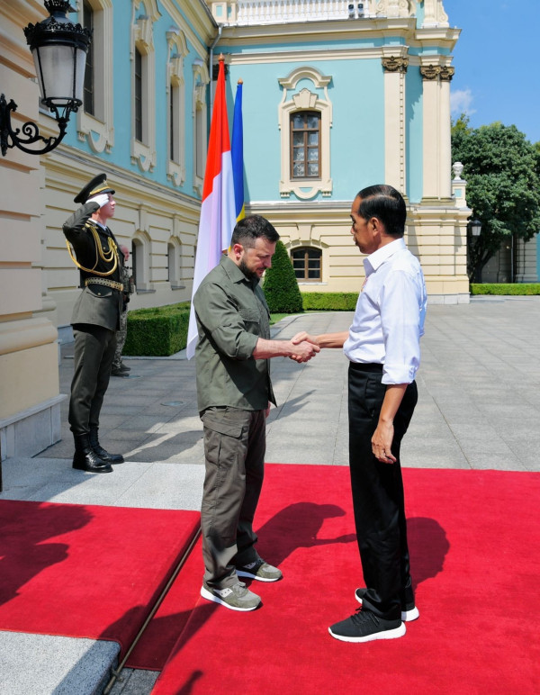 Pintu Indonesia Dibuka Lebar Jokowi Bagi Warga Ukraina