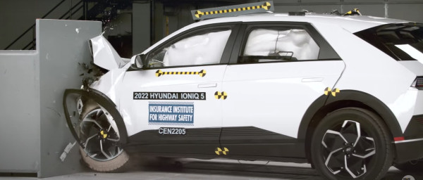 Hyundai IONIQ 5 Raih Nilai Tertinggi Uji Tabrak Versi IIHS
