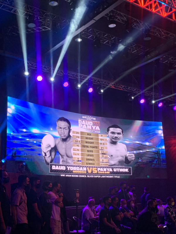 Menang TKO, Daud Yordan Hancurkan Panya Uthok di Ronde Keenam