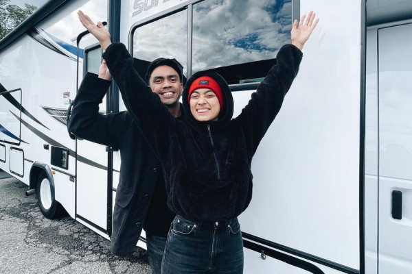 5 Artis Indonesia yang Menikah dengan Teman Masa Kecil, Nomor 3 Kisahnya Dijadikan Film