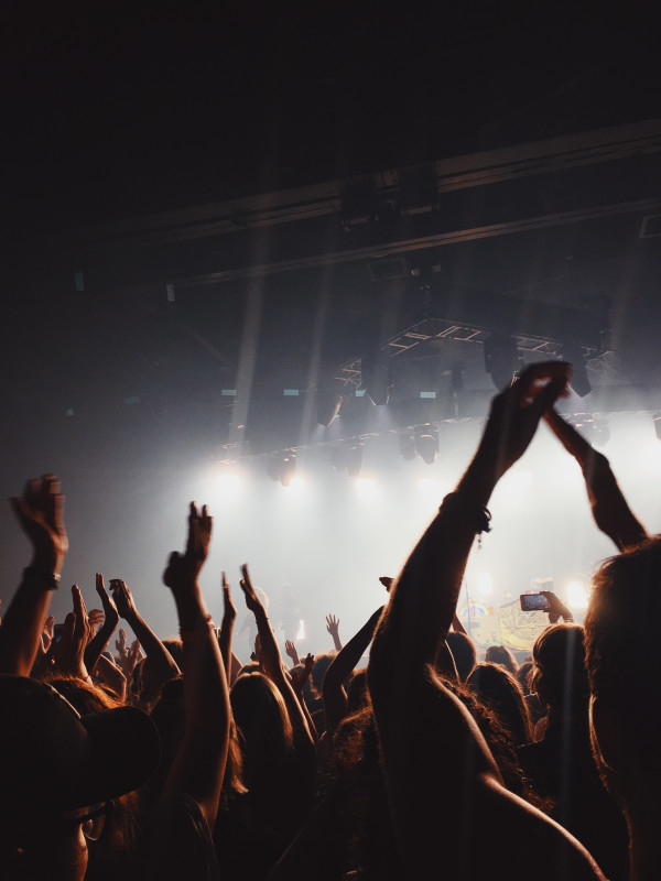 5 Momen Tak Terlupakan saat Konser Musik di Indonesia
